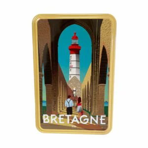 Assortiment palets bretons et galettes bretonne dans une boite métallique souvenir de Bretagne biscuits traditionnel au beurre salé.